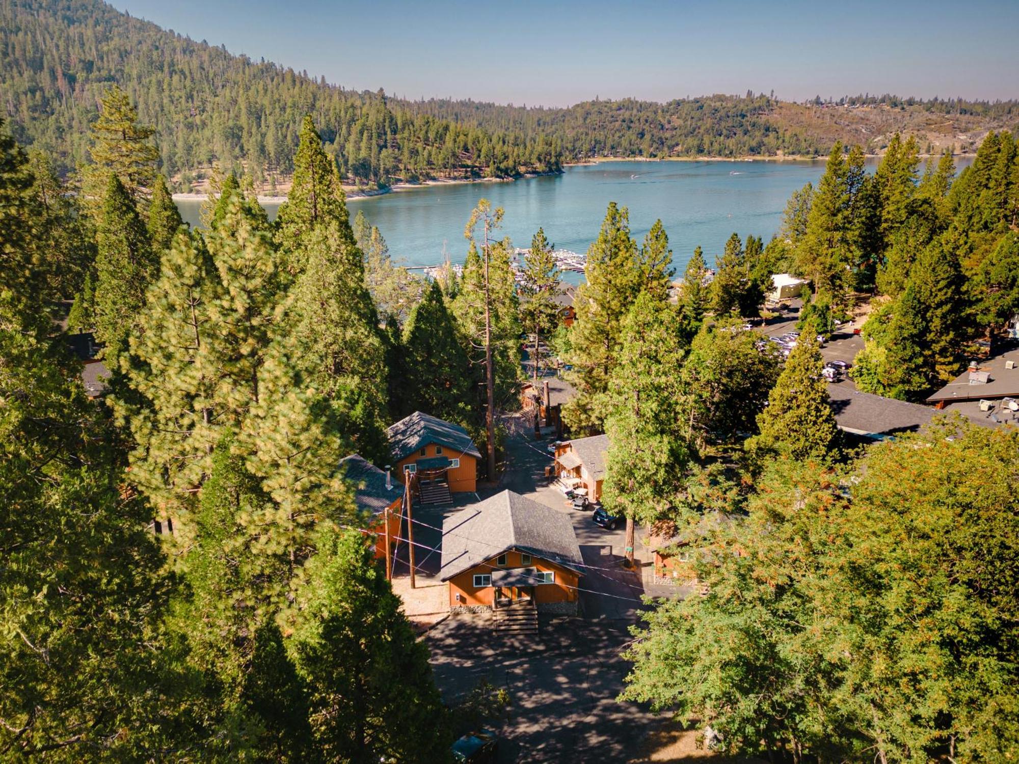 The Pines Resort & Conference Center Bass Lake Exterior photo