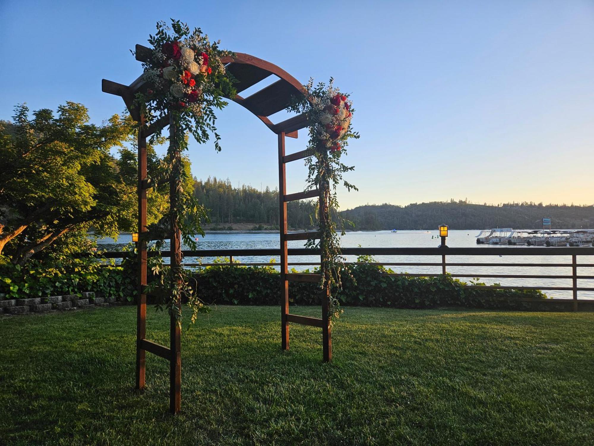 The Pines Resort & Conference Center Bass Lake Exterior photo